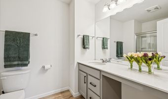 900 Treeline Dr, Algonquin, IL 60102