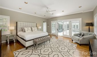 20 Inglewood Rd, Asheville, NC 28804