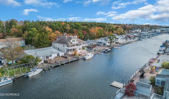 64 Harbor Inn Rd, Bayville, NJ 08721