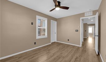 915 Harbor Ave, Henderson, NV 89002