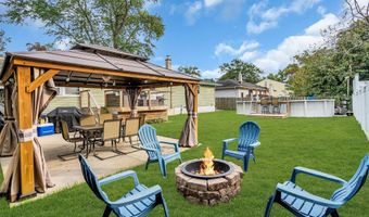 808 Sunset Rd, Beachwood, NJ 08722