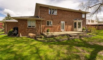 20 Parkhaven Dr, Amherst, NY 14228