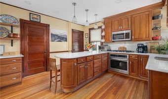 99 Roseneath Ave, Newport, RI 02840