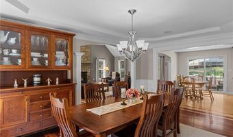 16 Leonard Dr, North Smithfield, RI 02896
