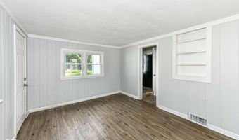 114 South St, Southport, IN 46227