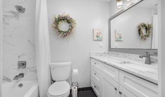 7686 SHADOW Gln, Bartlett, TN 38002