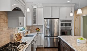 2 Starwood Xing, Andover, MA 01810