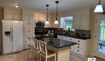 154 Perry Ln, Atmore, AL 36502