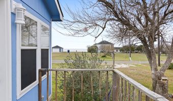 717 First St, Bayside, TX 78340