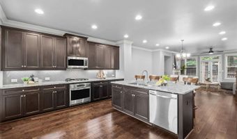 1044 Township Sq, Alpharetta, GA 30022