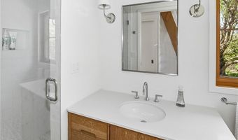 10 Wyndham Hill Rd Adu, Middletown, RI 02842