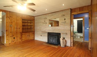 256 E Maple Ave, Alderson, WV 24910