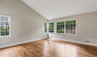 22 Smoke Rise Ln, Bedminster, NJ 07921