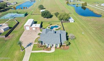 8326 Sidney Gautreaux Rd, Abbeville, LA 70510