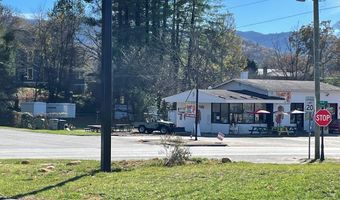 1130 Main Street / Oak, Andrews, NC 28901