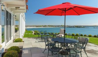 737 Boston Neck Rd, Narragansett, RI 02882