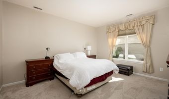 1468 Fox Pointe Cir, Ann Arbor, MI 48108