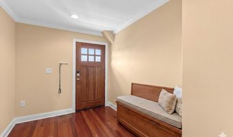 6932 ALPINE Dr, Annandale, VA 22003