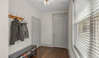 998 Ewing Aly 998, Columbus, OH 43201