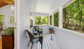 10 Summer St, Jamestown, RI 02835