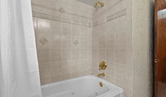 630 W CAPITOL Dr, Appleton, WI 54911
