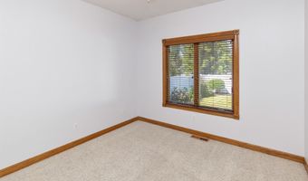 1018 Falcon Dr SE, Altoona, IA 50009