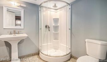 9269 Hubert Ave, Allen Park, MI 48101