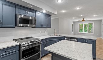 11 Spring Hill Rd, Bedford, NH 03110