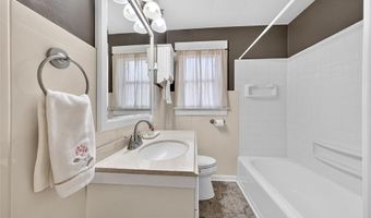 3649 Berkeley Ave, Alton, IL 62002