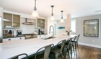 25 Dearborn St 2, Newport, RI 02840