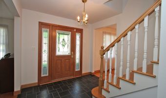 2405 E Miner St, Arlington Heights, IL 60004