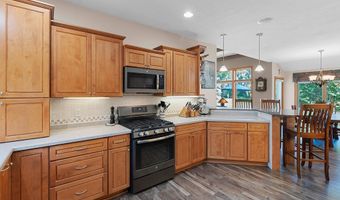 1900 E ORCHARD BLOSSOM Dr, Appleton, WI 54915