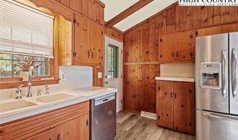 455 Boulder Gardens Rd, Banner Elk, NC 28604