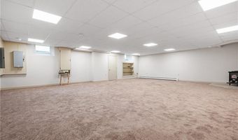 825 Woonsocket Hill Rd, North Smithfield, RI 02896