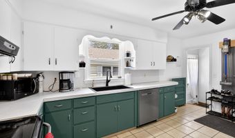 1032 Kingsbury St, Belle Fourche, SD 57717