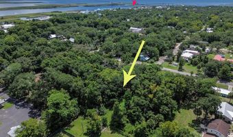 247 8th St, Apalachicola, FL 32320