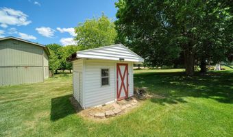 2943 Lee Marie Dr, Adrian, MI 49221