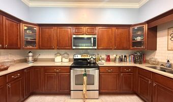 827 Plantation Dr, Adel, GA 31620