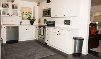 218 S 8th St, Aransas Pass, TX 78336