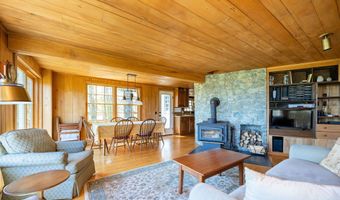 57 Darling Ln, Barnet, VT 05821