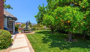 29302 Laro Dr, Agoura Hills, CA 91301