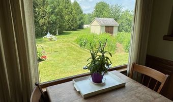 305 Lakeview Dr, Algoma, WI 54201
