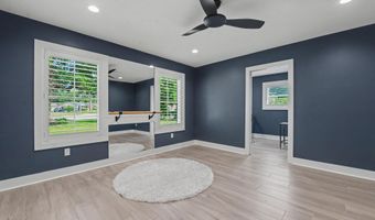 927 N Shore Dr, Biloxi, MS 39532