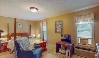 5696 Steubenville Rd SE, Amsterdam, OH 43903