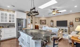 7 Woodlake Ct, Barnegat, NJ 08005