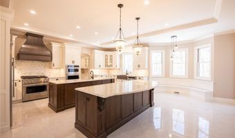 7 Dennell Dr, Lincoln, RI 02865