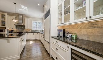 7505 MARBURY Rd, Bethesda, MD 20817