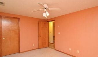 1221 Bridge Park Dr, Alton, IL 62002