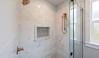 2044 NE Altura Dr, Bend, OR 97701