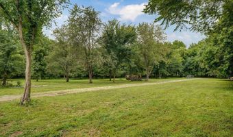 18013 Lawrence 2167, Aurora, MO 65605